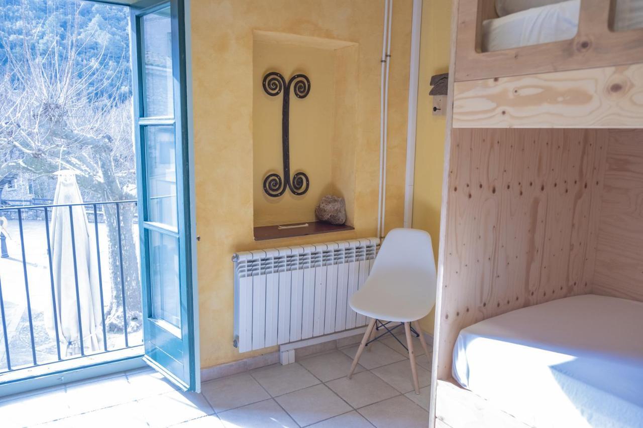 La Rectoria D'Albanya Hostel Bagian luar foto
