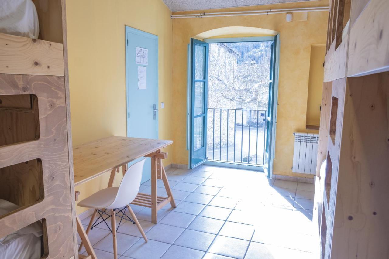 La Rectoria D'Albanya Hostel Bagian luar foto